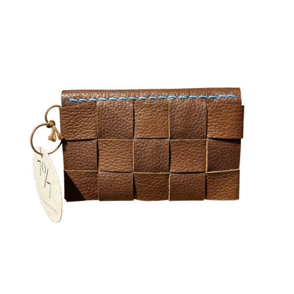 Monedero en Cuero Entrelazado – Hecho a Mano