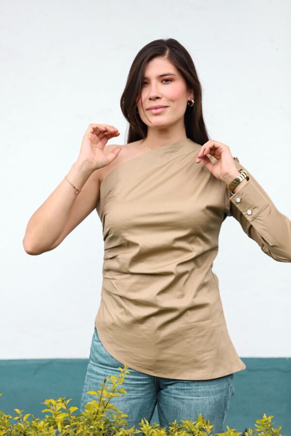 Blusa one shoulder